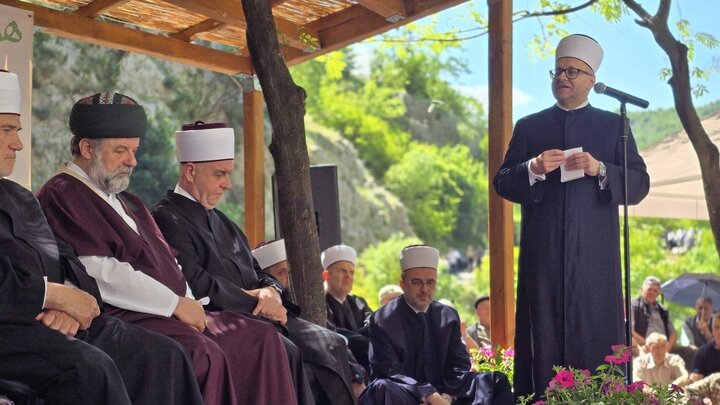 مولود خوانی؛ سنت ۴۰۰ ساله بوسنیایی ها به مناسبت میلاد پیامبر (ص)