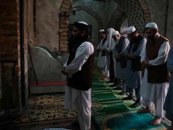 تعیین حقوق دولت برای ائمه مساجد و واکنش علمای پاکستان