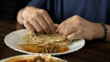 غذا خوردن با دست در پاکستان فرهنگ رد تبعیض است