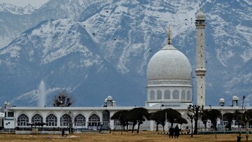 زیارتگاه «حضرت بال»، مقدس‌ترین عبادتگاه مسلمانان کشمیر