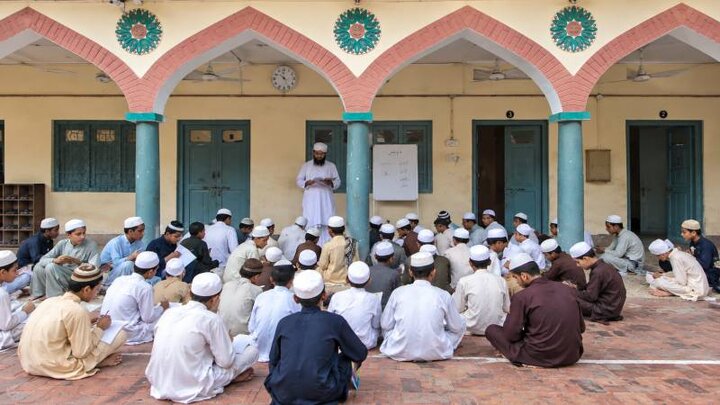 آیا مدارس دینی بدون نظارت باعث آزار اقلیت‌ها در پاکستان آغاز می‌شوند؟