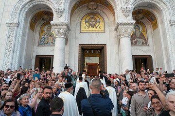 استقبال گسترده از یادگار منسوب به حضرت مریم در بلگراد