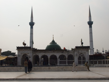 داتا گنج‌بخش و کشف‌المحجوب؛ شاهکار ادبیات صوفیانه فارسی